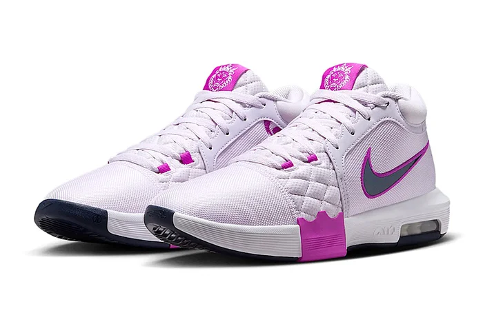 Nike LeBron Witness 8 « Barely Grape »